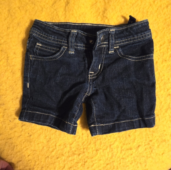 Girls shorts - Picture 1 of 4